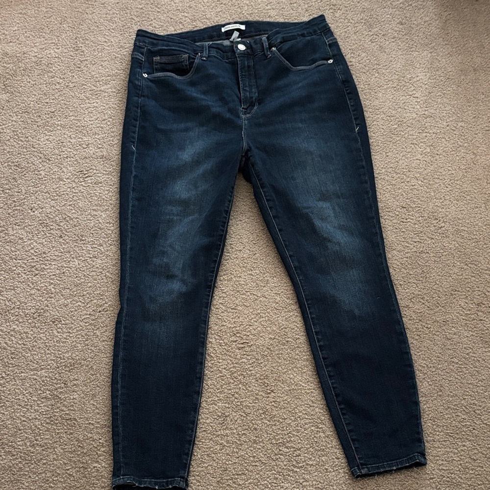 Good American Good Legs Crop size 16